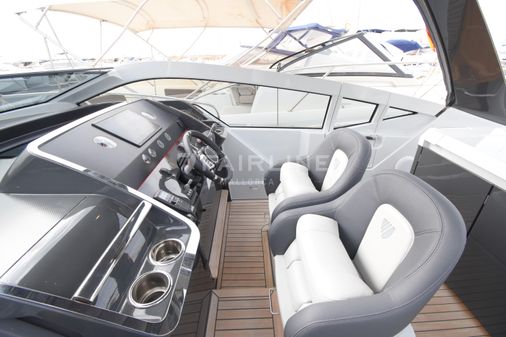 Fairline F-LINE-33 image