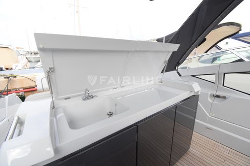 Fairline F-LINE-33 image