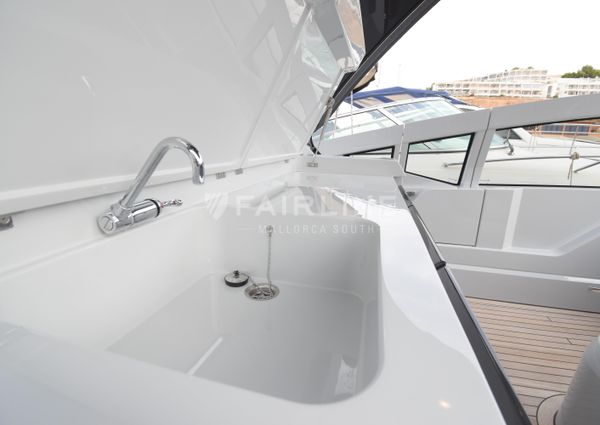 Fairline F-LINE-33 image