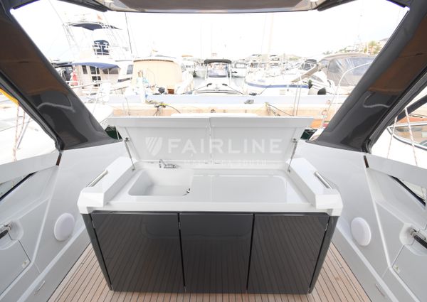 Fairline F-LINE-33 image