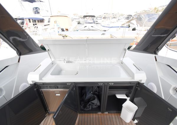 Fairline F-LINE-33 image