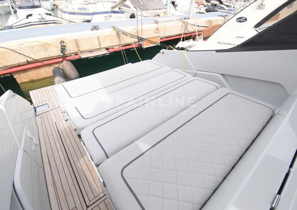 Fairline F-LINE-33 image