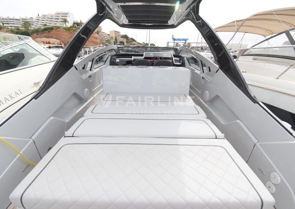 Fairline F-LINE-33 image