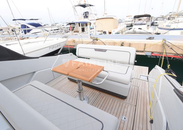 Fairline F-LINE-33 image