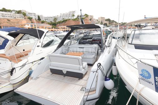 Fairline F-LINE-33 image