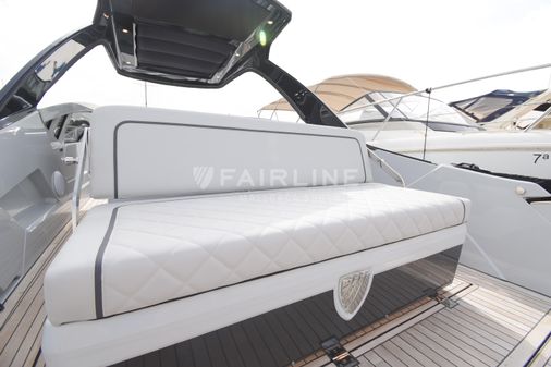 Fairline F-LINE-33 image