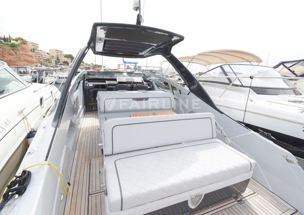 Fairline F-LINE-33 image