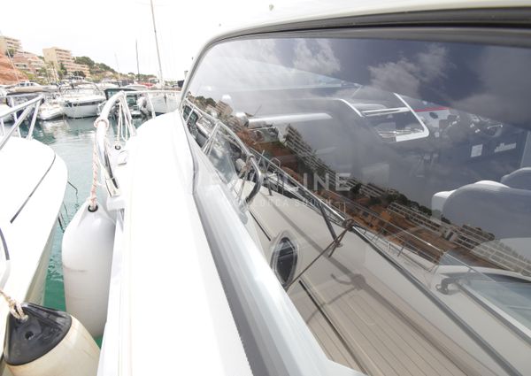 Fairline F-LINE-33 image