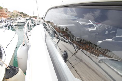 Fairline F-LINE-33 image