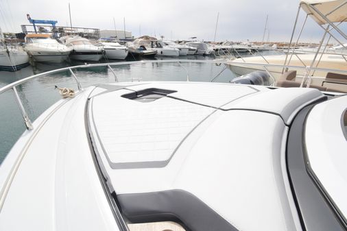 Fairline F-LINE-33 image