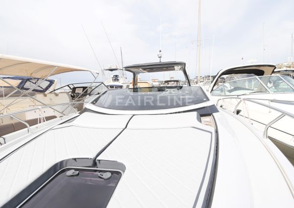 Fairline F-LINE-33 image