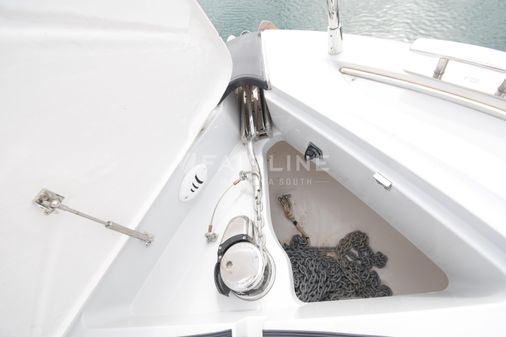 Fairline F-LINE-33 image