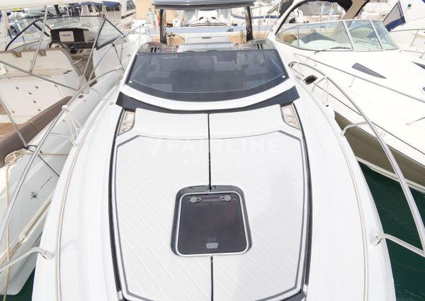 Fairline F-LINE-33 image