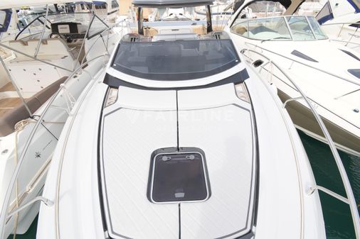 Fairline F-LINE-33 image