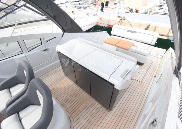 Fairline F-LINE-33 image