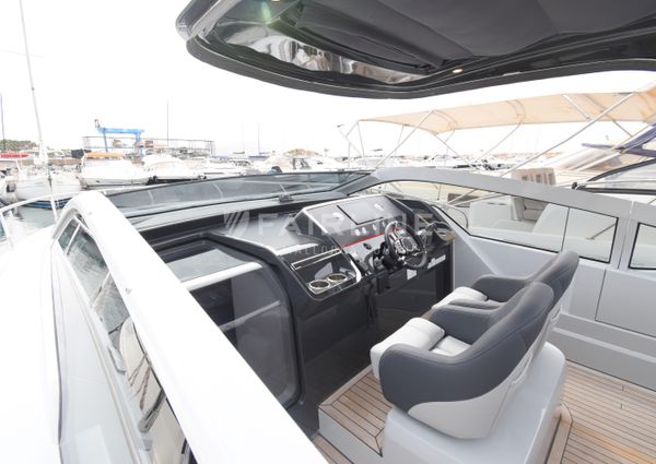 Fairline F-LINE-33 image