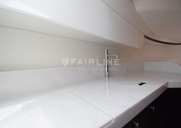 Fairline F-LINE-33 image