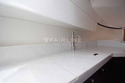 Fairline F-LINE-33 image