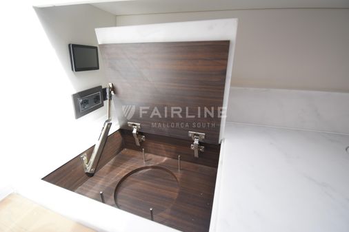 Fairline F-LINE-33 image