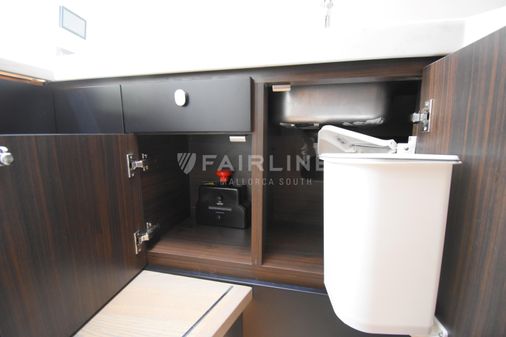 Fairline F-LINE-33 image