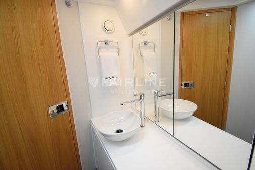 Fairline F-LINE-33 image