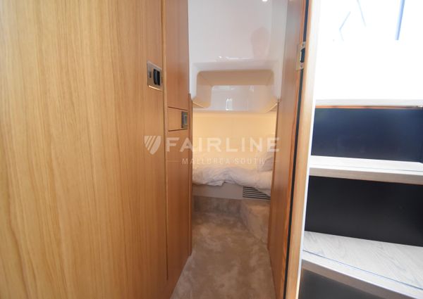 Fairline F-LINE-33 image