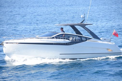 Fairline F-LINE-33 image