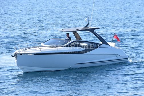 Fairline F-LINE-33 image