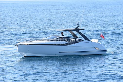 Fairline F-LINE-33 image