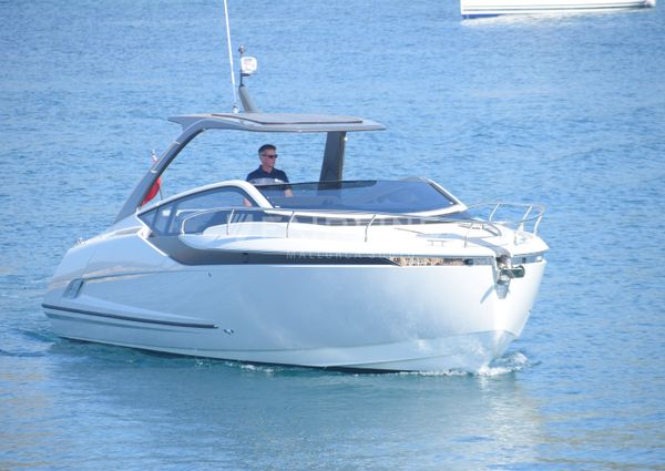 Fairline F-LINE-33 image