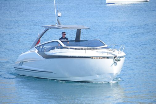 Fairline F-LINE-33 image