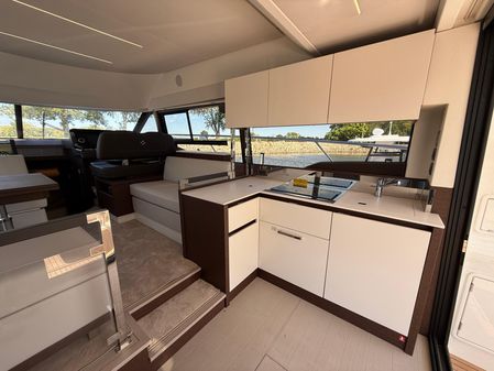 Prestige 460 Flybridge image