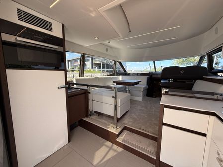 Prestige 460 Flybridge image