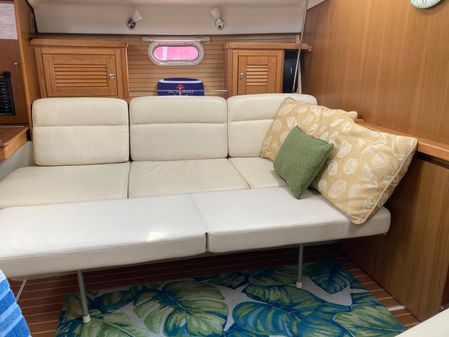 Catalina 375 image