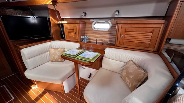 Catalina 375 image