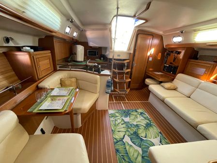 Catalina 375 image