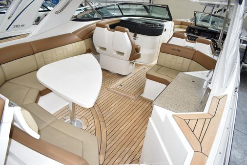 Sea Ray 350 SLX image