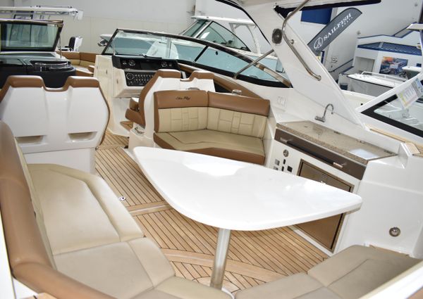 Sea Ray 350 SLX image