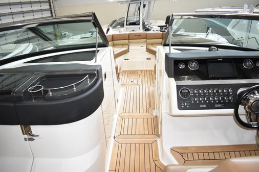 Sea Ray 350 SLX image