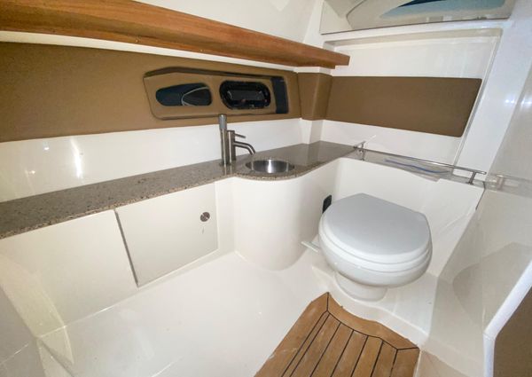 Sea Ray 350 SLX image