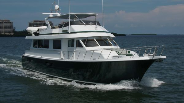 Hatteras 74 Sport Deck Motor Yacht