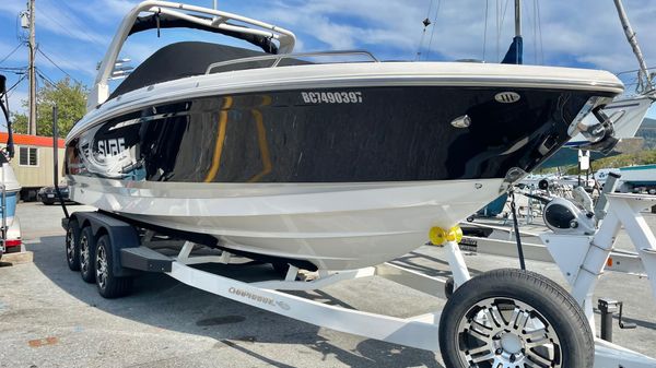 Chaparral 30 Surf