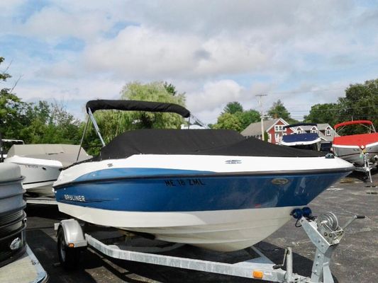 Bayliner 195 Bowrider - main image