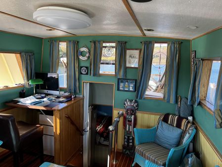 Bruce Roberts Custom Pilothouse image