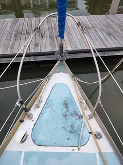 Cape Dory Cape 30 image