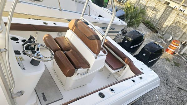 Boston-whaler 270-OUTRAGE image