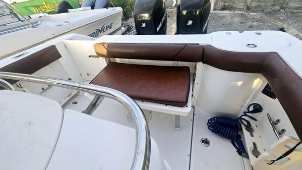 Boston-whaler 270-OUTRAGE image