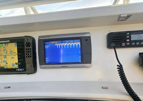 Boston-whaler 270-OUTRAGE image