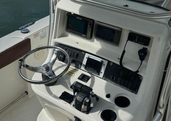 Boston-whaler 270-OUTRAGE image