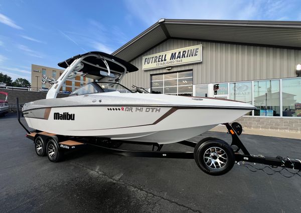 Malibu 24-MXZ image